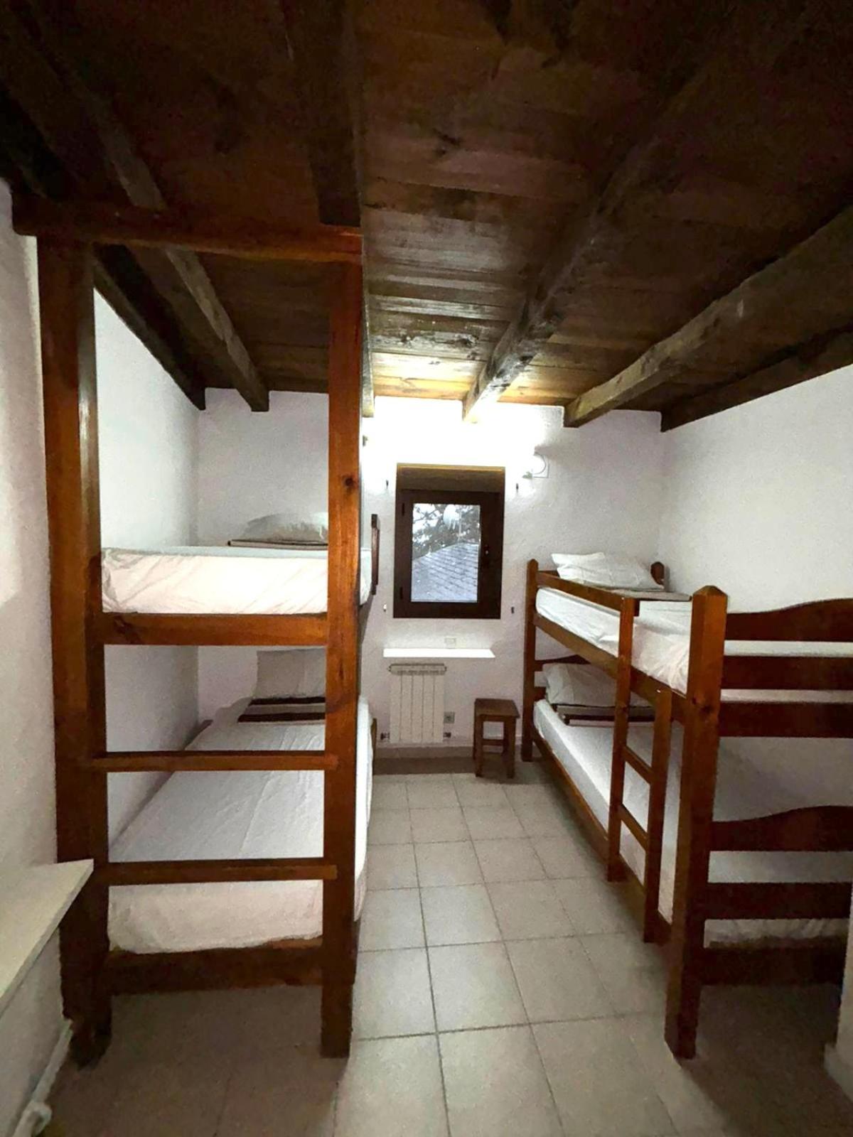 Albergue La Escuela De Liri Luaran gambar