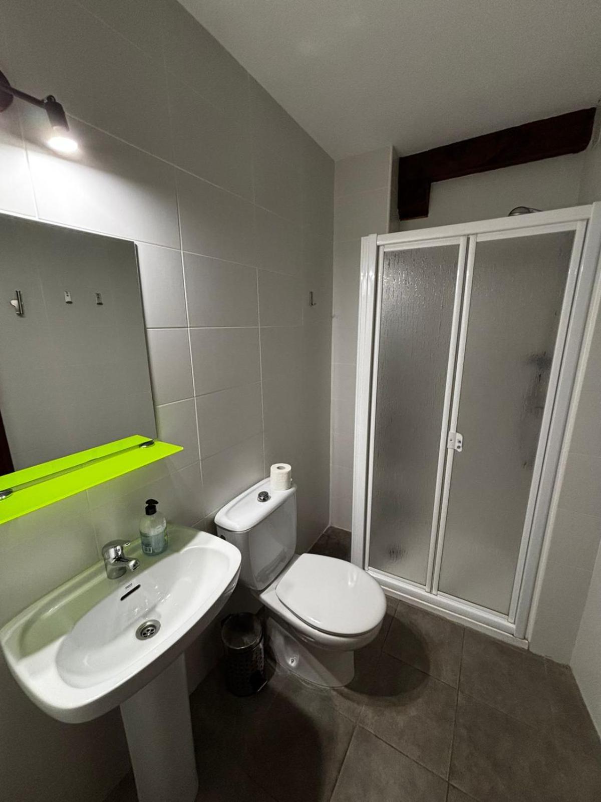 Albergue La Escuela De Liri Luaran gambar